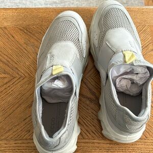 Ecco Sz 8 sneakers